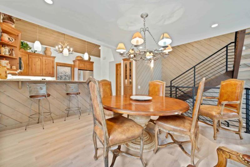 Ridgepoint Townhome 198 By East West Hospitality Beaver Creek Dış mekan fotoğraf