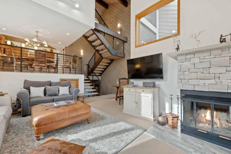 Ridgepoint Townhome 198 By East West Hospitality Beaver Creek Dış mekan fotoğraf